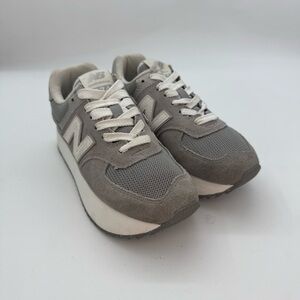 New Balance Women’s 574+ Grey Sneakers Size 6W Pre-Owned